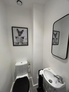 Koupelna v ubytování Appartement 2 pièces hyper centre NICE PROCHE PLAGE + 18 fotografií