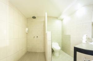 Bagno di El Faro Containers Beach Hotel