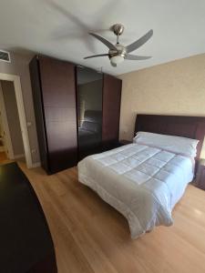 Postel nebo postele na pokoji v ubytování Plaza Apartment Parking Free