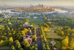 Gallery image of Greenwich Luxe exclusive Condo in London