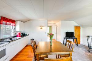 Gallery image of Quiet Country Living Farmhouse Apt Near Hudson! in Hudson