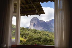 Pemandangan gunung umum atau pemandangan gunung yang diambil dari inn ini