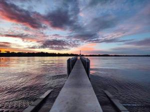 Imagen de la galería de Long Term Stay FiFO Queen Size Bedroom Near Sawn River City Fremantle University, en Perth