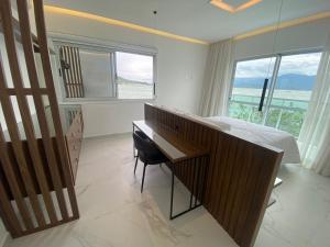 Foto de la galería de Casa à Beira-mar, com Spa e Vista Deslumbrante no Ribeirão da Ilha em Florianópolis en Florianópolis