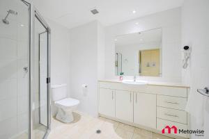 Koupelna v ubytování MetaWise 2Bed on Dixon Next to ICC & Darling Harbour 65 + 20 fotografií