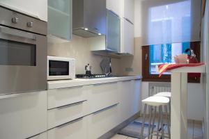 Kuchyňa alebo kuchynka v ubytovaní Ca Giacomo - lovely apartment in the historic center of Venice