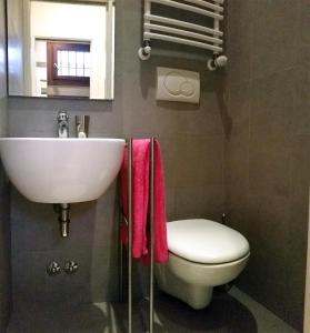Et badeværelse på Santa Croce Apartment