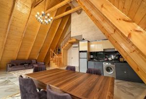 Kuchyň nebo kuchyňský kout v ubytování Gabala Chesnut Villa Resort