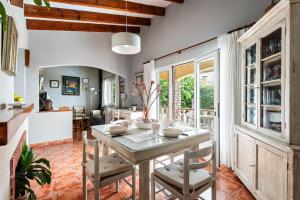 Posedenie v ubytovaní Villa Mari - Calan Porter