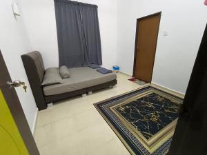 Homestay Nimaza2的休息区