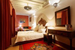 Postel nebo postele na pokoji v ubytování Riad Swaka + 37 fotografií