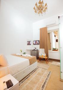 Posezení v ubytování Downtown Antique Hotel