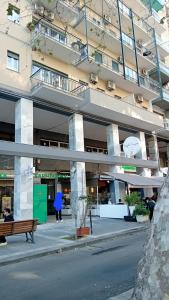 Το κτήριο όπου στεγάζεται  το διαμέρισμα