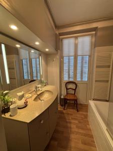 Billede fra billedgalleriet på Villa Belle Époque - 18 couchages FEURS 42 i Feurs