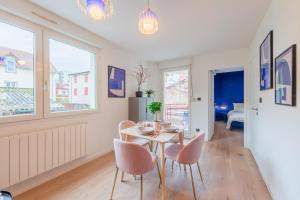 Posezení v ubytování Appartement Design et Confortable + 15 fotografií