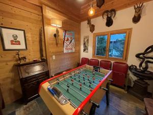 Gallery image of Chalet de caractère pour 12 pers, 165m², 5 chambres, cheminée, hammam, babyfoot, proche des Saisies. - FR-1-733-76 in Crest-Voland