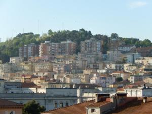 Uma visão geral de Ancona ou uma vista da cidade tirada do apartamento mais 8 fotos