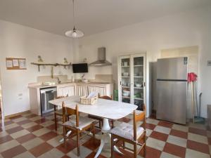 Una cocina o cocineta en Villa Odetta - appartamento Est