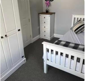 Postel nebo postele na pokoji v ubytování Kimberley 5 beds