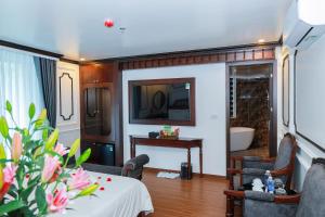 Posezení v ubytování Royal Hotel Trâu Quỳ