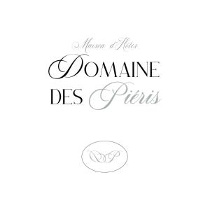 a sign for a domineering ring with the words oomaine des p at Domaine Des Piéris - Gîtes et Lodges in Grandcamp-Maisy