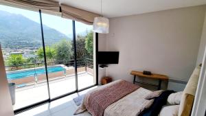 Fotografie z fotogalerie ubytování Maison moderne avec piscine centre Corse v Corte