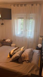 Postel nebo postele na pokoji v ubytování Habitación Ada Madrid + 5 fotografií