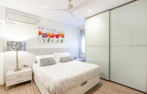 Postel nebo postele na pokoji v ubytování 1 Bedroom Nice Apartment In El Campello