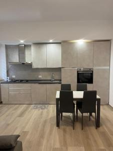 Kuchyň nebo kuchyňský kout v ubytování La Perla nel Vico