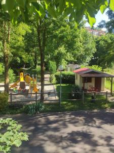 Fotografie z fotogalerie ubytování Camping Sud AVEYRON dans le Rougier v destinaci Belmont-sur-Rance + 61 fotografií