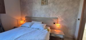 Ένα ή περισσότερα κρεβάτια σε δωμάτιο στο Villa Vitusya Charming home