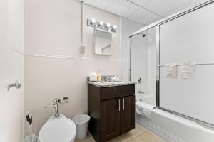 Ein Badezimmer in der Unterkunft Furnished Apartment in Downtown
