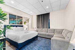 Ein Sitzbereich in der Unterkunft Furnished Apartment in Downtown