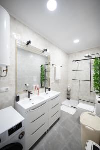Ένα μπάνιο στο Apartalux Premium Suites
