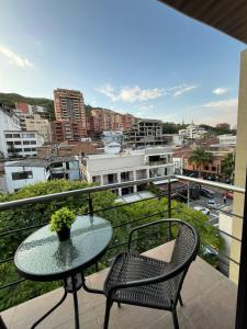 Rõdu või terrass majutusasutuses Hotel Granada Suites - AV 9