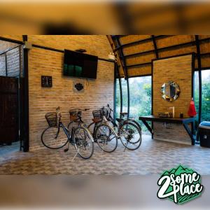 Jízda na kole v ubytování 2Someplace nebo okolí