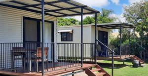 Zahrada ubytování Blue Dolphin Caravan Park Yeppoon