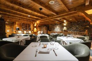 Restaurace v ubytování Hotel Xalet Montana