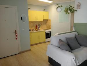 Kuchyň nebo kuchyňský kout v ubytování La Casa De Mi Madre - 2 bed flat in the heart of Torrevieja