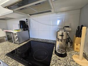 Kuchnia lub aneks kuchenny w obiekcie Sunny bungalow La Mata with sea views