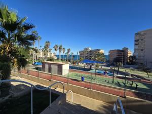 Tenis lub squash w obiekcie Sunny bungalow La Mata with sea views lub w pobliżu