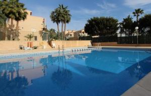 Basen w obiekcie Sunny bungalow La Mata with sea views lub w pobliżu