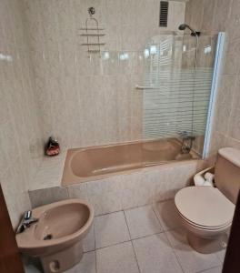 Koupelna v ubytování Apartamento IZAS Canfranc + 9 fotografií