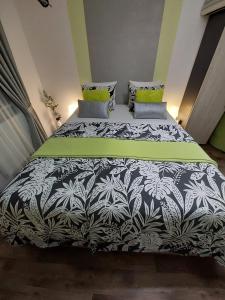 Ένα ή περισσότερα κρεβάτια σε δωμάτιο στο Apartmány Freesia