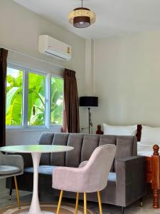 Χώρος καθιστικού στο SriThanu relaxing house 2 +23 φωτογραφίες