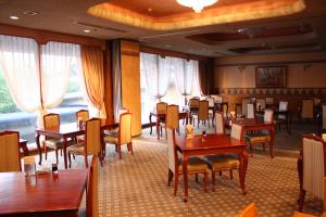 Restavracija oz. druge možnosti za prehrano v nastanitvi Sunsky Hotel