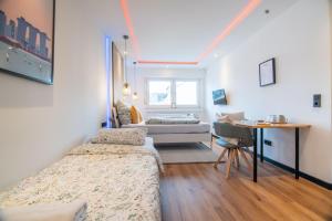 Gallery image of Shiny Singapore Room - Homestay - Doppelzimmer mit Gemeinschaftsbad in Cologne