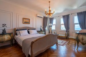 Postel nebo postele na pokoji v ubytování Epic Escape Homes
