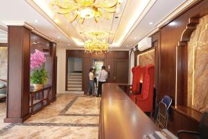 Posezení v ubytování Royal Hotel Trâu Quỳ