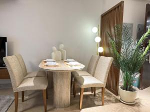Posezení v ubytování Mynt Stay zed west Residence 2 bedroom E1E293